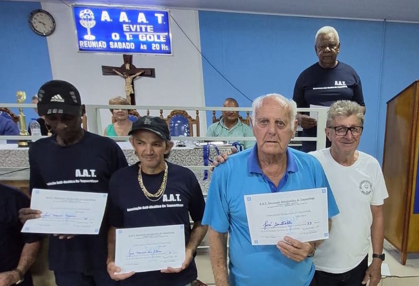 Foto da premiação e comemoração dos 44 anos da AAAT 20 de 36