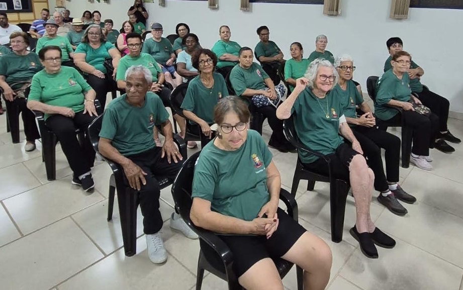 Foto da premiação e comemoração dos 44 anos da AAAT 34 de 36